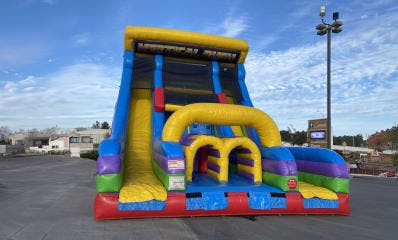 Vertical Rush Bounce House Obstacle Course