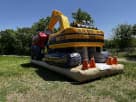 Perfect for League City parties, this construction-themed obstacle course rental in Houston accommodates 4 kids