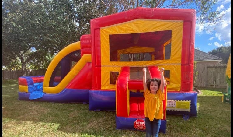3in1 Spongebob Bounce House Moonwalk w/ Wet or Dry Slide - Video