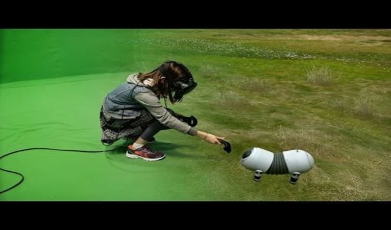 Virtual Reality Package w/ 3 VR Headsets - Video